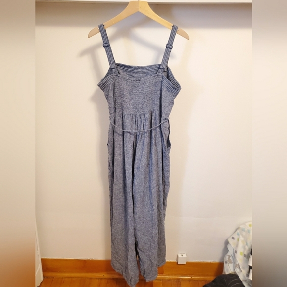 Old Navy Sleeveless Cropped Jumpsuit. Heathered Blue & White. Linen Blend. L. - Picture 10 of 12